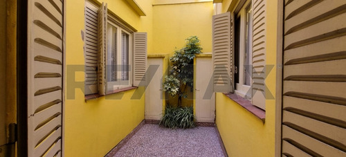 Venta Casa Amplia Avellaneda Patio Dos Cocheras
