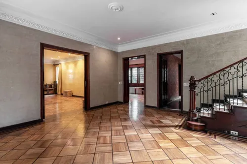Casa En Arriendo/venta En La Macarena. Cod A8366