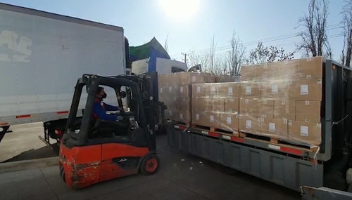 Imagen 3 de 4 de 100 Pecheras Plasticas Desechables Selladas, Brazo Y Pulgar
