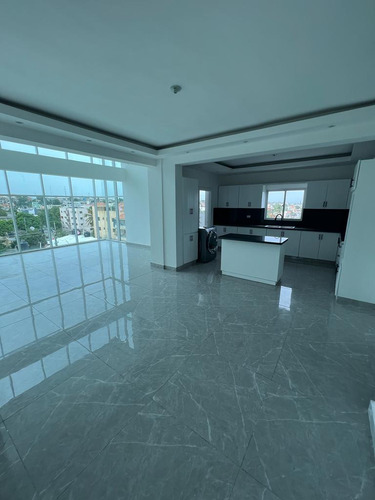 Vendo Lujoso Penthouse En Los Corales 