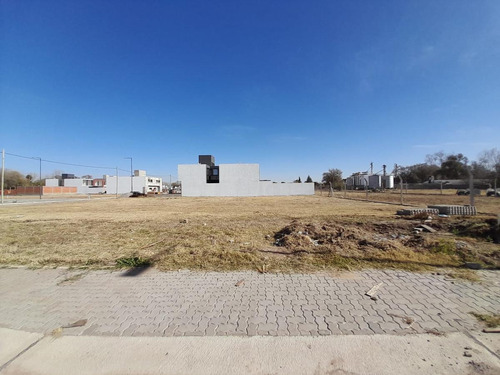 Imagen 2 de 5 de Terreno En Mansos, Ubicado En La Zona Central Y Frente A Espacio Verde!!