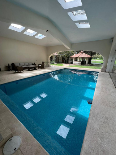 Venta De Casa En Fraccionamiento San Carlos En Metepec