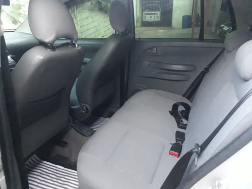 Imagem 3 de 7 de Volkswagen Fox 2007 1.6 Plus Total Flex 5p