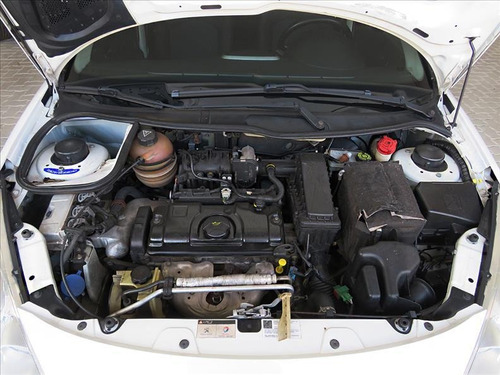 Imagem 8 de 10 de Peugeot 207 1.4 Active 8v Flex 4p Manual 2014