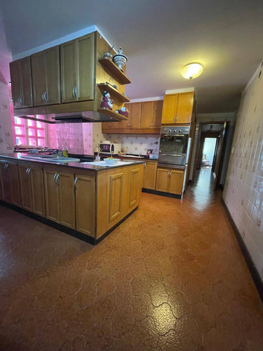 Venta Chalet 4 Dormitorios Castelar Con Cochera