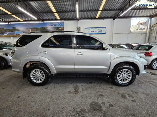 Toyota Hilux SW4 3.0 SRV 4X4 7 LUGARES 16V TURBO INTERCOOLER DIESEL 4P AUTOMÁTICO