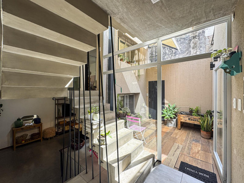 Casa De Pasillo Moderna Con 3 Dormitorios, Patio Y Terraza