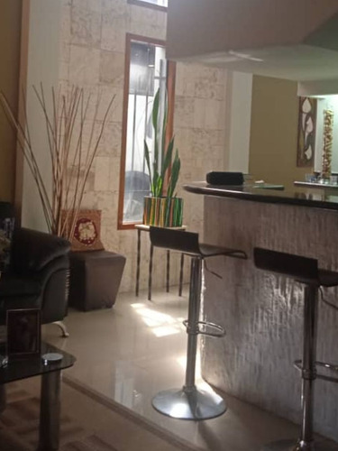 Casa Moderna En Venta En Urbanización Cerrada. Pedregosa Media, Mérida.