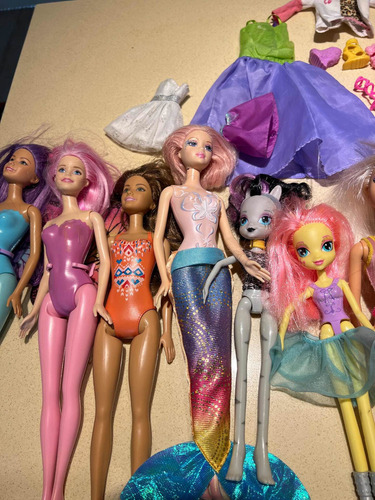 Imagen 5 de 10 de Lote De 11 Barbies Y Dos My Litle Pony Girls, Ropa Y Zapatos