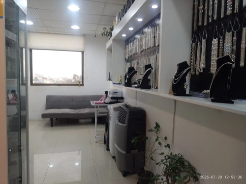 Impecable Oficina En Centro De Maipu Incluye G.comunes