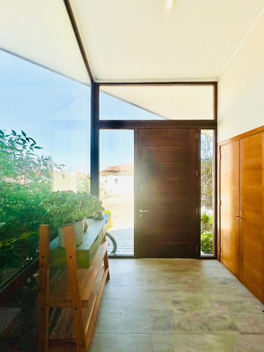 Increíble Casa En Venta Piedra Roja 3d+3b+salita+servicios