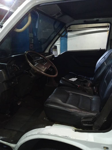 Imagen 5 de 7 de Mitsubishi L300