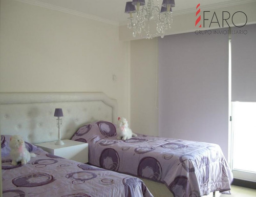 Imagen 12 de 30 de Apartamento En Brava 3 Dormitorios Y Dependencia Con Terraza Y Cochera Doble - Punta Del Este Brava
