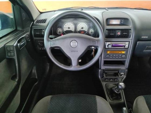Imagem 8 de 11 de Chevrolet Astra 2.0 Mpfi Elegance Sedan 8v Flex 4p Manual