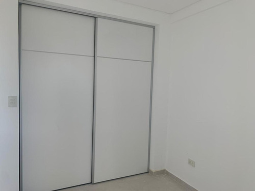 Imagen 5 de 7 de Departamento Dos Ambientes Con Balcón Al Frente