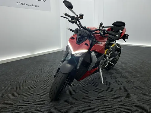 Ducati Streetfighter V2
