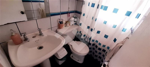 Casa En Venta De 5 Dorm. En La Florida