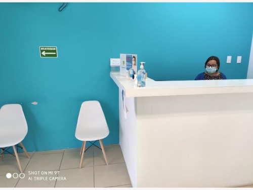 Imagen 2 de 5 de Local Comercial En Venta Quintas Carolinas