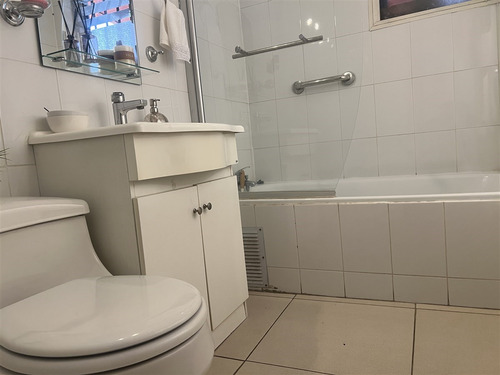 Casa En Venta De 3 Dorm. En La Florida