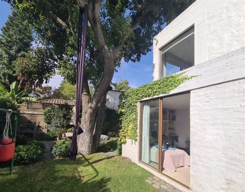 Casa En Venta De 4 Dorm. En Vitacura