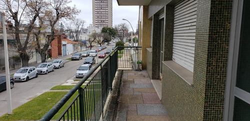 Prox Ricaldoni Y Hosp De Clinicas 3 Dor 2 B Jardin Invierno
