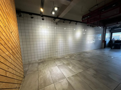 Excelente Local Comercial, Calle Bulnes Lado Macdonalds
