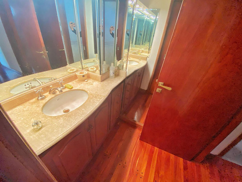 Venta Casa Con Galpón 172 M2 Patio Terraza Quincho Lanus