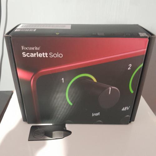 Focusrite Scarlett Solo 4th Gen Rojo