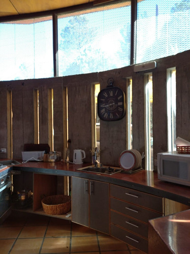 Imagen 6 de 22 de Hermosa Casa En Terreno Arbolado Fondo Al Rio