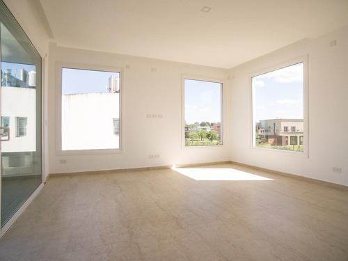 Imagen 12 de 17 de Casa En Alquiler Barrio Canton Norte Estilo Moderno Con Jardín, Pileta Y Laguna
