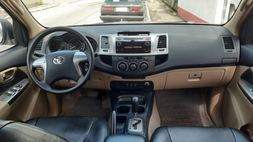 Imagem 8 de 10 de Hilux Sw4 Sr 4x2 2.7 2.7 Flex 16v Aut.