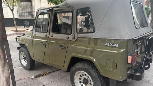 Imagen 4 de 6 de Jeep Bjc 4x4 Guerra