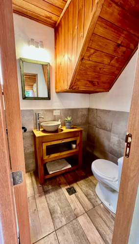Hermosa Cabaña Amoblada En Barrio Residencial.