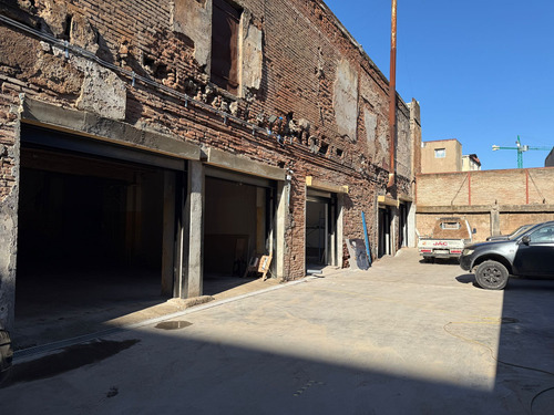 Local De 82m2 En Calle Quillota, Valparaíso