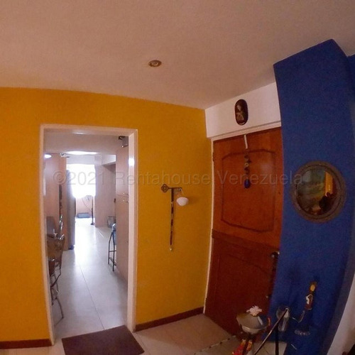 Se Vende Bello Apartamento En Los Samanes Mls 24-6750
