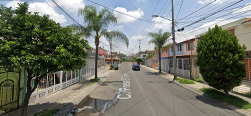 Casa En Venta De Remate Bancario, C. Presa El Tintero 1031, Los Arrayanes, 44765 Guadalajara, Jal. Jmjc12