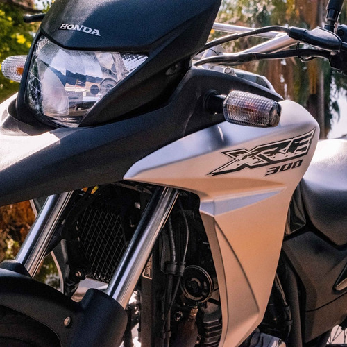 Imagem 7 de 10 de Moto Honda Xre 300 Preta Ano 2018 Com Baixo Km