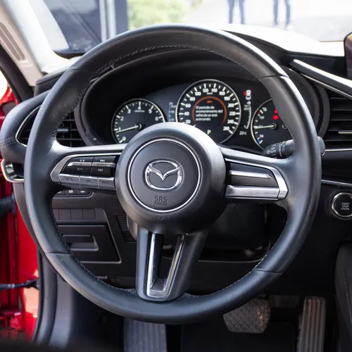 Mazda 3 2.0 Touring Híbrido