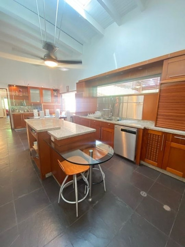 Imagen 29 de 30 de Se Vende Casa 680m2 4h+2s/7b/10p Cerro Verde 4377