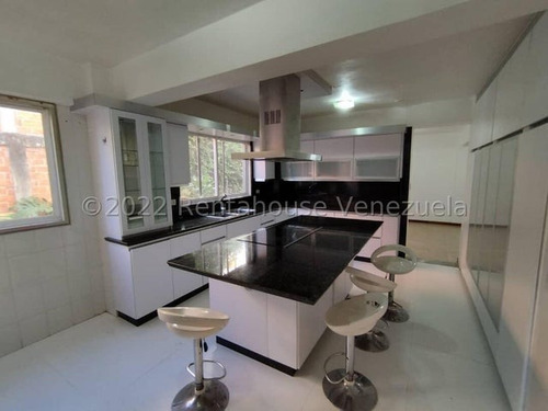 Hermosa Casa En Venta En La Unión, El Hatillo Lj 25-10885