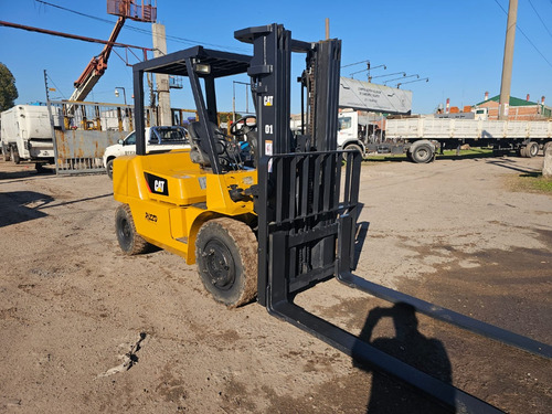 Equipo Autoelevador Marca Caterpillar Capacidad 4tn