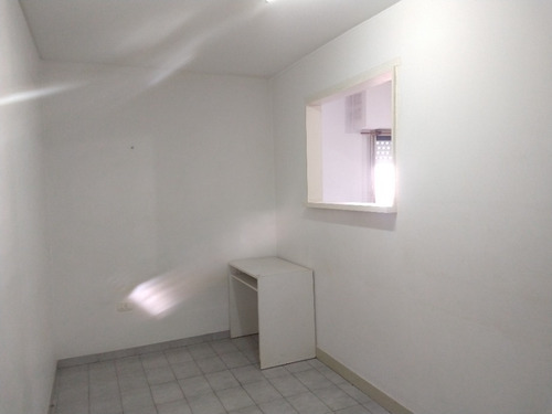 Imagen 4 de 9 de Venta Departamento Apto Profesional - Morón Centro