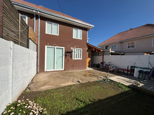 Casa En Arriendo/ Brisas Del Valle/amplio Patio /puente Alto