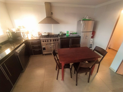 Imagen 25 de 30 de Venta Casa Moderna, Barrio Laguna Azul