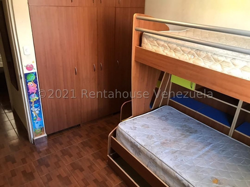 Imagen 11 de 13 de Eloisa Mejia Rentahouse Vende Apartamento En Tulipan Valencia 22-13575