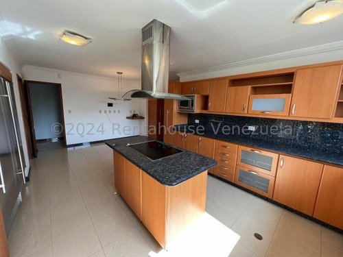 Casa En Venta En Macaracuay 25-8762 Ab