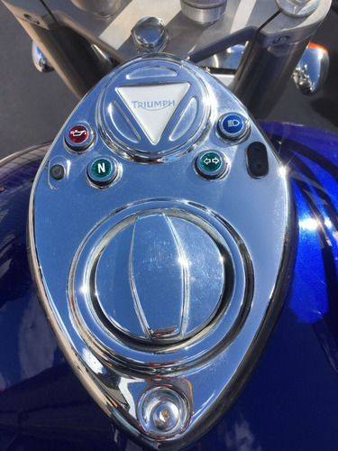 Imagen 11 de 15 de Triumph America 900 Motoswift