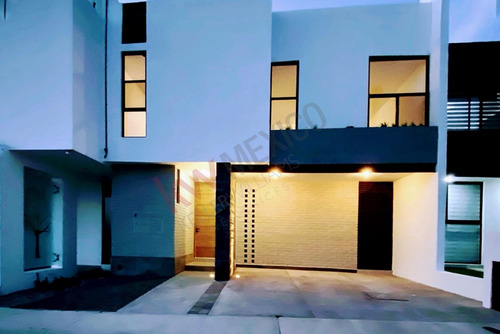 Tu Casa En Qro: Vistas, Convivencia Y Tranquilidad Sin Igual. En Venta.
