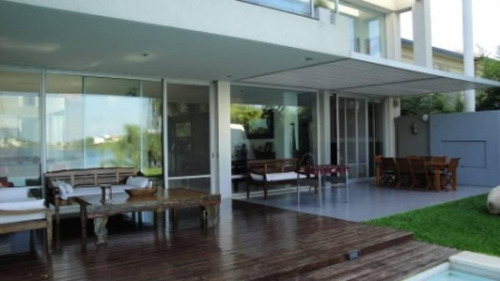 Imagen 4 de 26 de Excelente Casa Al Lago En Santa Bárbara. Muy Buena Calidad De Construccion!