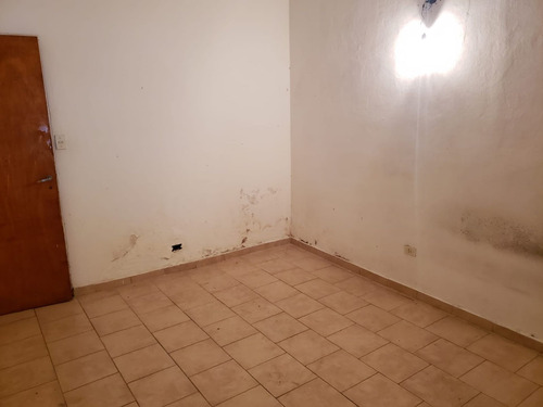 Imagen 15 de 23 de 2 Amb Venta Castelar C/patio - Entra. Independient